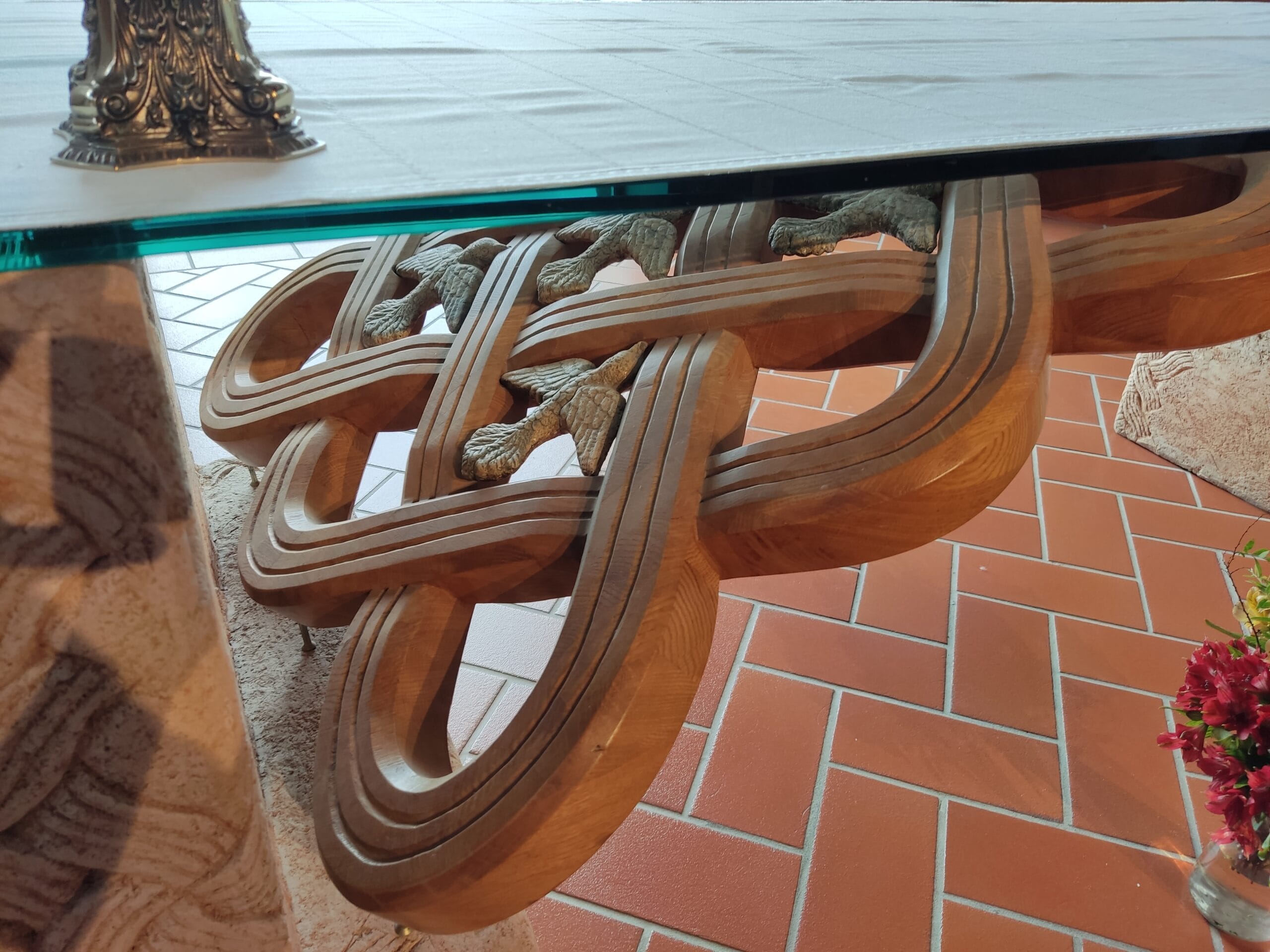 gallery-item